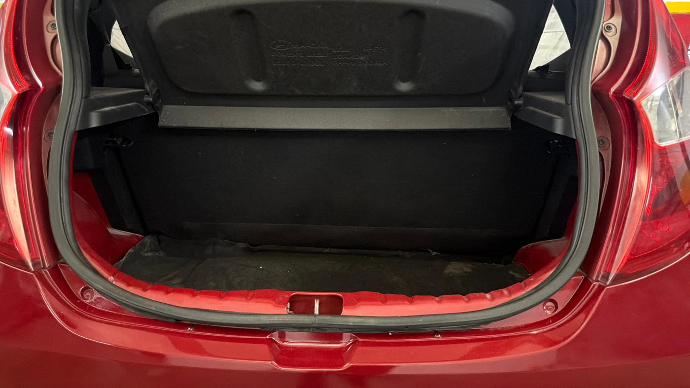 2014 Hyundai Eon MAGNA +, Petrol, Manual, 24,244 km, Boot Inside