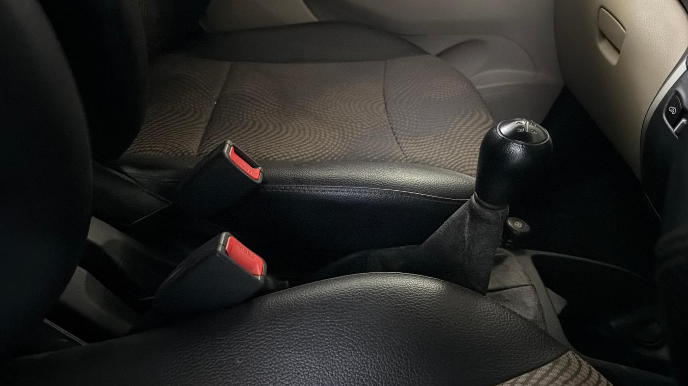 2014 Hyundai Eon MAGNA +, Petrol, Manual, 24,244 km, Gear Lever