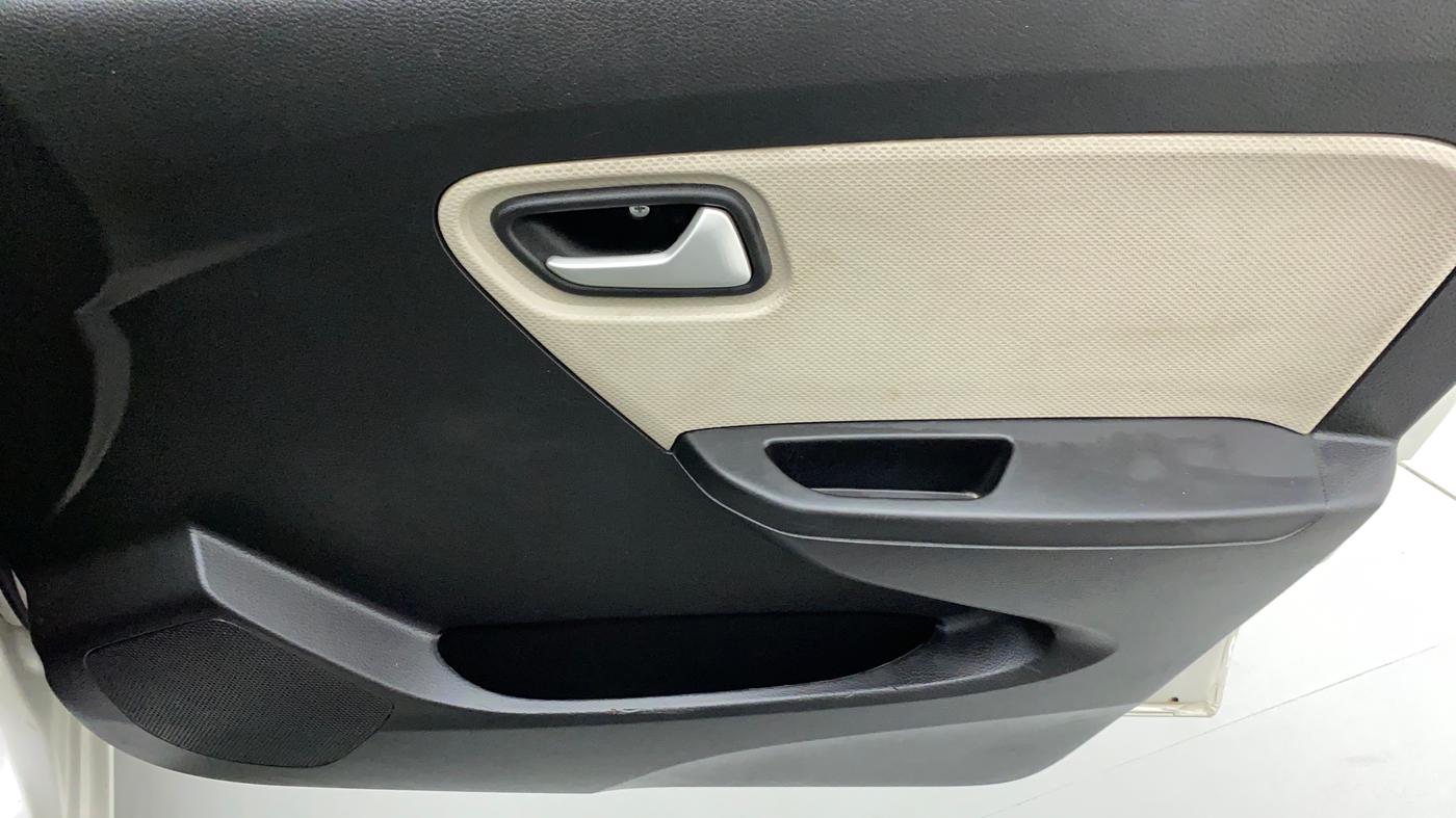 2020 Maruti Alto VXI, Petrol, Manual, 28,696 km, Driver Side Door Panels Control