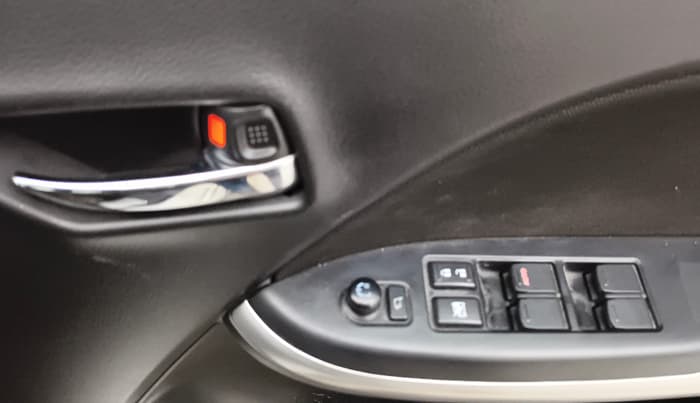 2018 Maruti Baleno ALPHA CVT PETROL 1.2, Petrol, Automatic, 35,426 km, Driver Side Door Panels Control