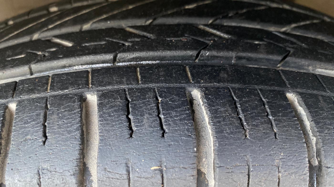 2016 Maruti Celerio VXI AMT, Petrol, Automatic, 50,687 km, Left Front Tyre Tread