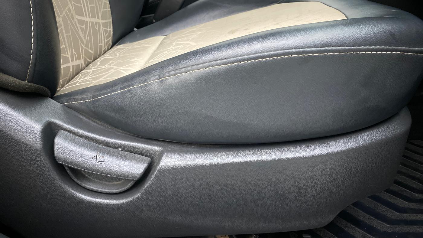 2018 Hyundai Grand i10 MAGNA 1.2 VTVT, Petrol, Manual, 51,955 km, Driver Side Adjustment Panel