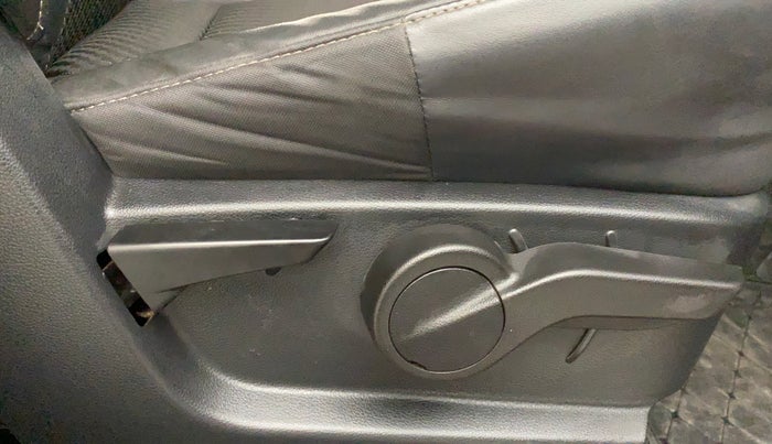 2022 Mahindra Thar LX D 4WD MT CONVERTIBLE, Diesel, Manual, 40,135 km, Driver Side Adjustment Panel