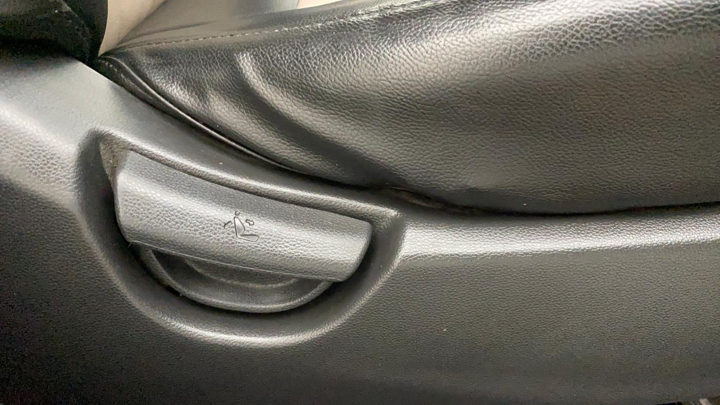 2019 Hyundai Grand i10 SPORTZ 1.2 KAPPA VTVT, Petrol, Manual, 64,501 km, Driver Side Adjustment Panel
