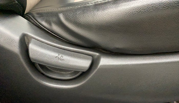 2019 Hyundai Grand i10 SPORTZ 1.2 KAPPA VTVT, Petrol, Manual, 64,501 km, Driver Side Adjustment Panel