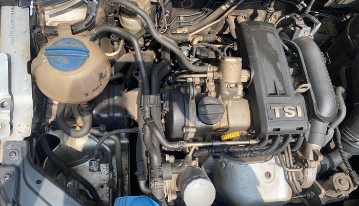 2014 Volkswagen Vento HIGHLINE PETROL AT, Petrol, Automatic, 87,470 km, Engine View - Right