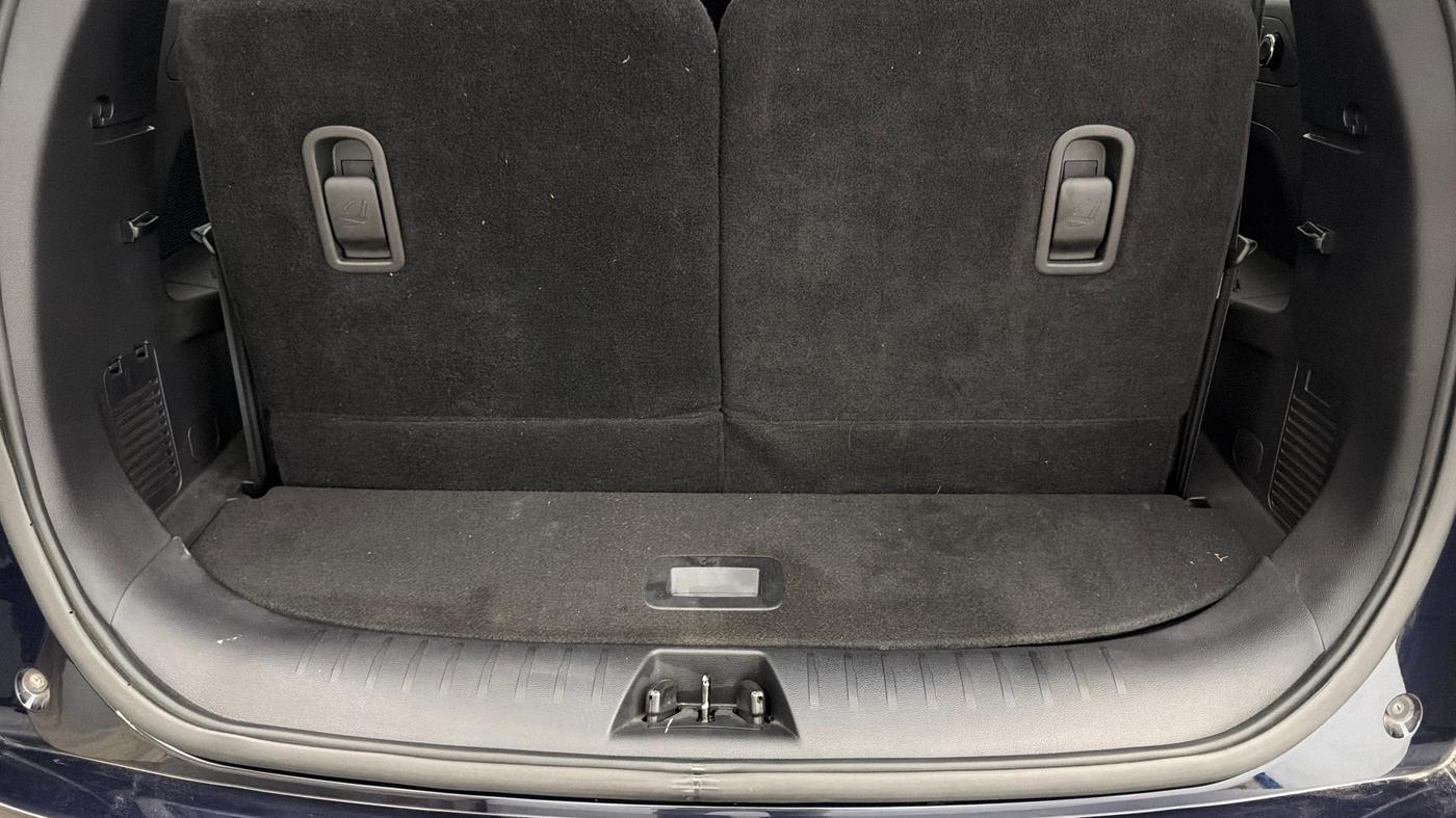 2025 Mahindra XUV700 AX 5 P MT 7 STR, Petrol, Manual, 4,742 km, Boot Inside