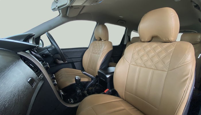 2019 Mahindra XUV500 W7 FWD, Diesel, Manual, 84,652 km, Right Side Front Door Cabin