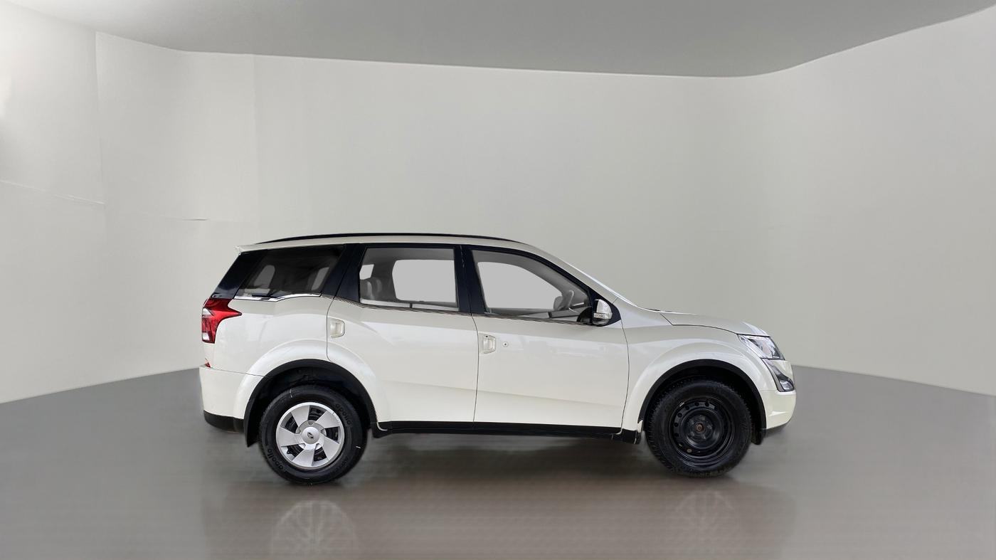 2019 Mahindra XUV500 W7 FWD, Diesel, Manual, 84,652 km, Right Side View