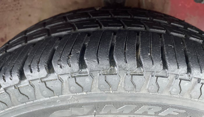 2018 Hyundai Eon ERA PLUS, Petrol, Manual, 14,571 km, Right Front Tyre Tread