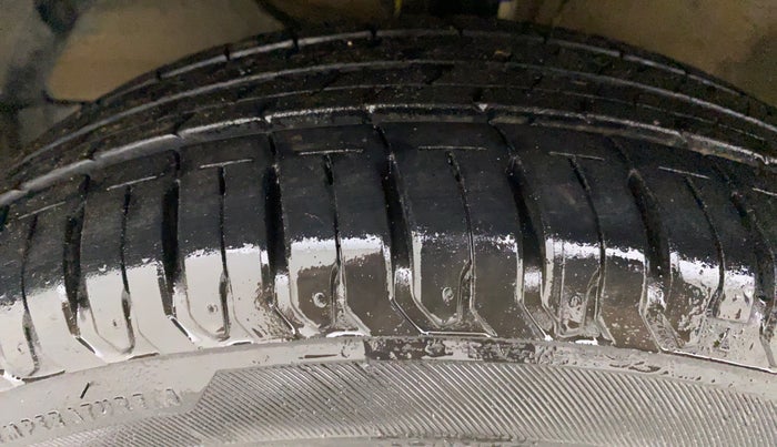 2021 Maruti XL6 ZETA SHVS, Petrol, Manual, 7,307 km, Left Front Tyre Tread