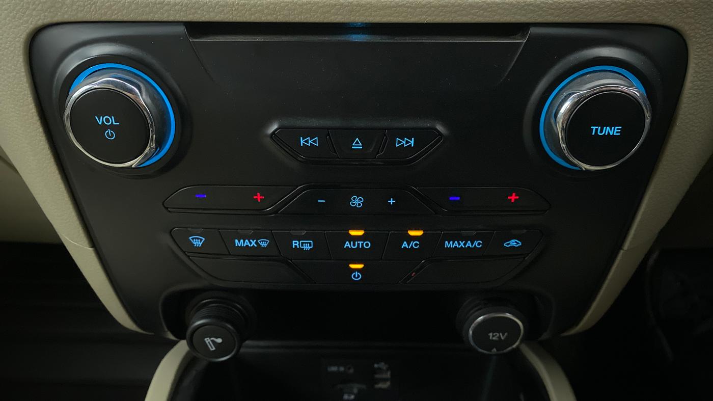 2016 Ford Endeavour 3.2l 4X4 AT Titanium, Diesel, Automatic, 76,409 km, Automatic Climate Control