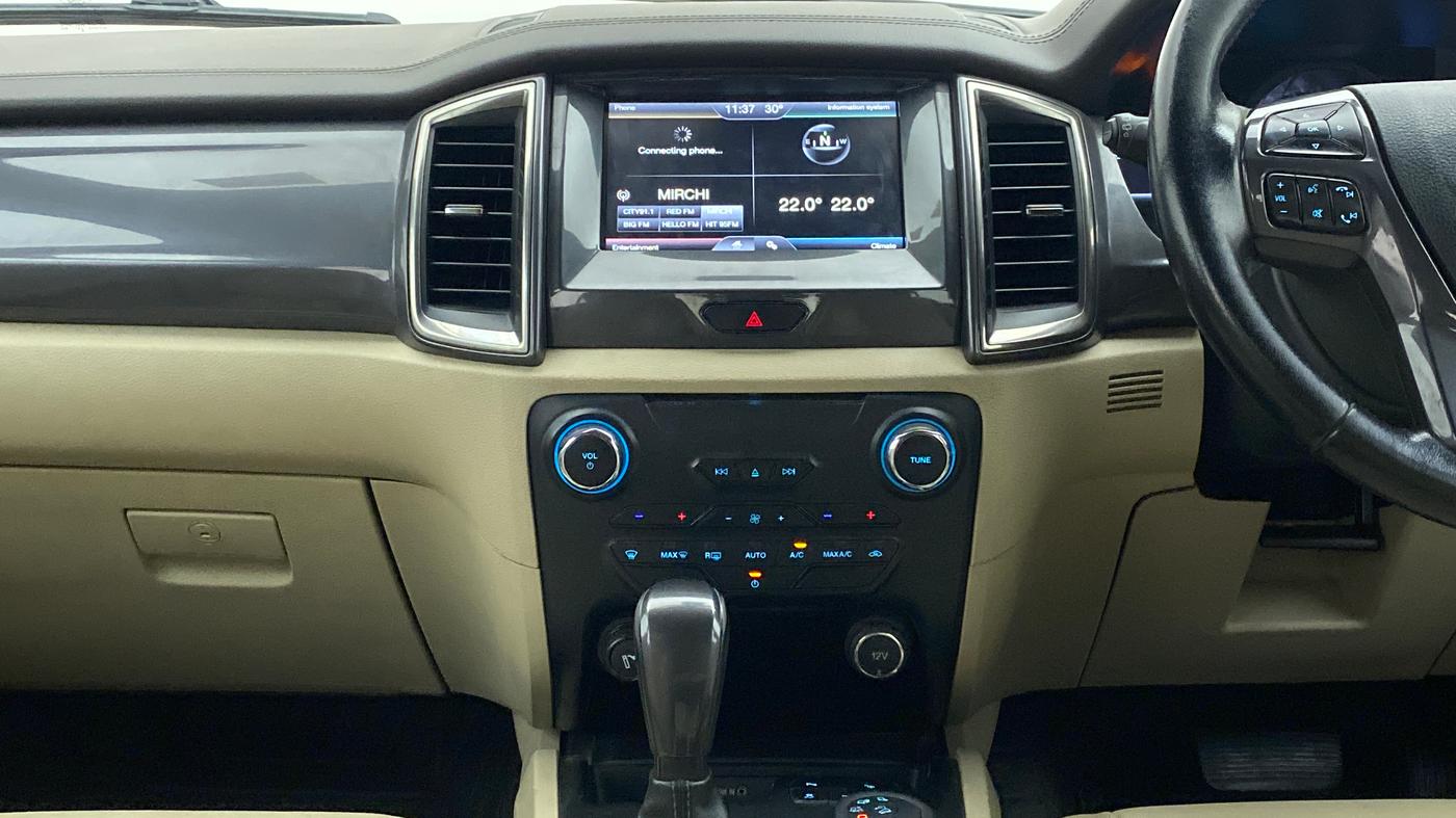 2016 Ford Endeavour 3.2l 4X4 AT Titanium, Diesel, Automatic, 76,409 km, Air Conditioner