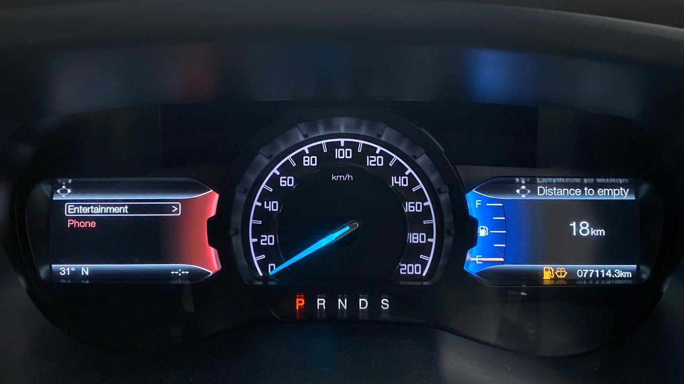 2016 Ford Endeavour 3.2l 4X4 AT Titanium, Diesel, Automatic, 76,409 km, Odometer Image