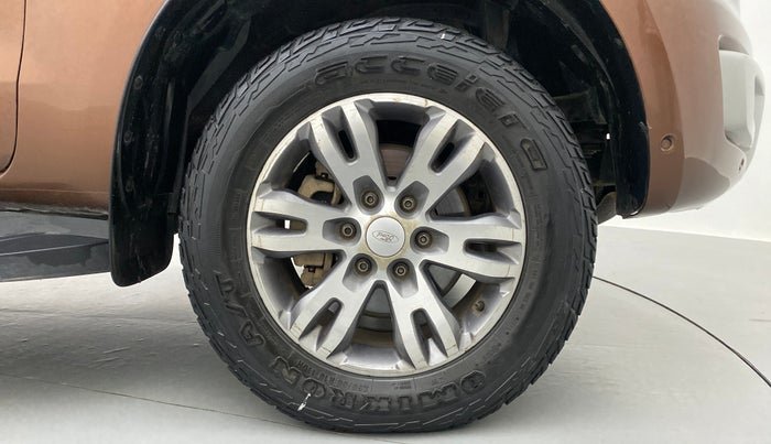 2016 Ford Endeavour 3.2l 4X4 AT Titanium, Diesel, Automatic, 76,409 km, Right Front Wheel