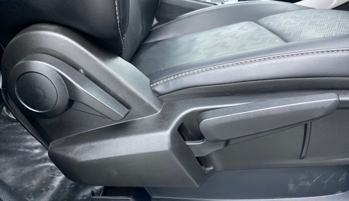 2021 Tata ALTROZ XZ + 1.2 RTN, Petrol, Manual, 14,078 km, Driver Side Adjustment Panel
