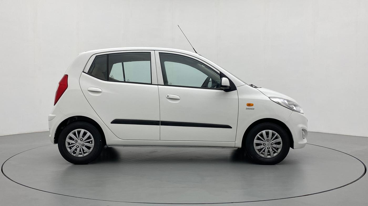 2015 Hyundai i10 SPORTZ 1.1 IRDE2, Petrol, Manual, 17,583 km, Right Side View