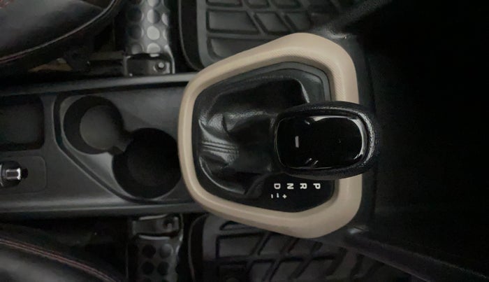 2016 Hyundai Grand i10 ASTA (O) AT 1.2 KAPPA VTVT, Petrol, Automatic, 79,667 km, Gear Lever