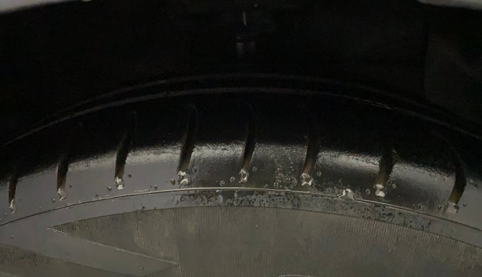 2016 Hyundai Grand i10 ASTA (O) AT 1.2 KAPPA VTVT, Petrol, Automatic, 79,667 km, Right Front Tyre Tread