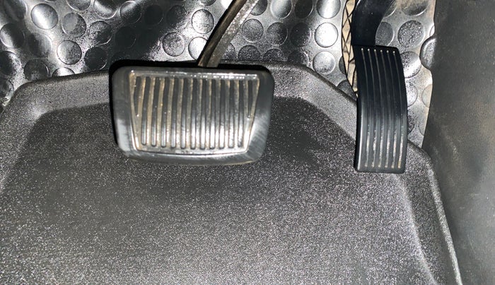 2016 Hyundai Grand i10 ASTA (O) AT 1.2 KAPPA VTVT, Petrol, Automatic, 79,667 km, Pedals