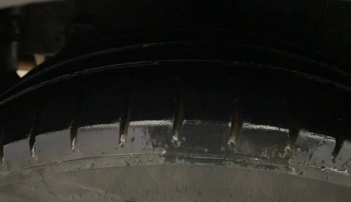 2016 Hyundai Grand i10 ASTA (O) AT 1.2 KAPPA VTVT, Petrol, Automatic, 79,667 km, Right Rear Tyre Tread