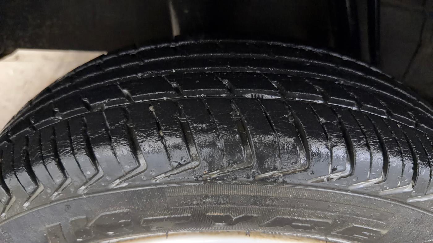 2016 Renault Kwid RXL 1.0 AMT, Petrol, Automatic, 42,347 km, Right Rear Tyre Tread