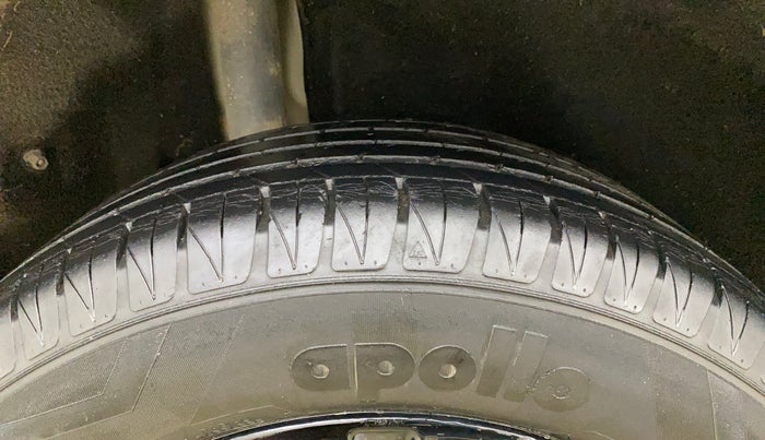 2018 Maruti Vitara Brezza ZDI, Diesel, Manual, 39,636 km, Right Rear Tyre Tread