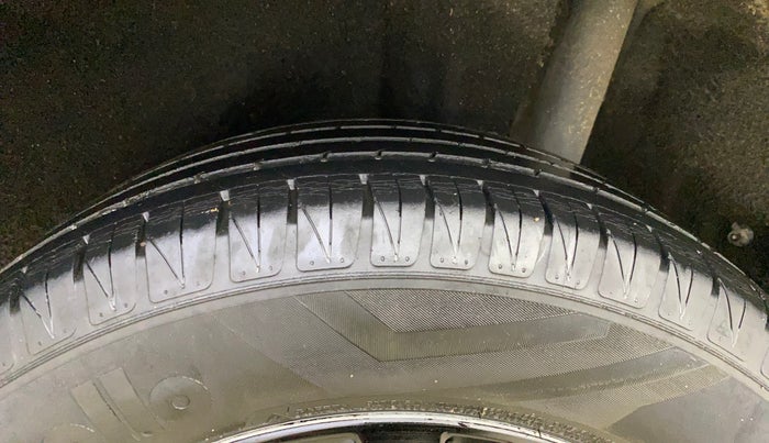 2018 Maruti Vitara Brezza ZDI, Diesel, Manual, 39,636 km, Left Rear Tyre Tread