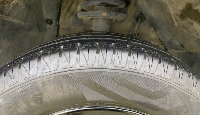 2018 Maruti Vitara Brezza ZDI, Diesel, Manual, 39,636 km, Right Front Tyre Tread