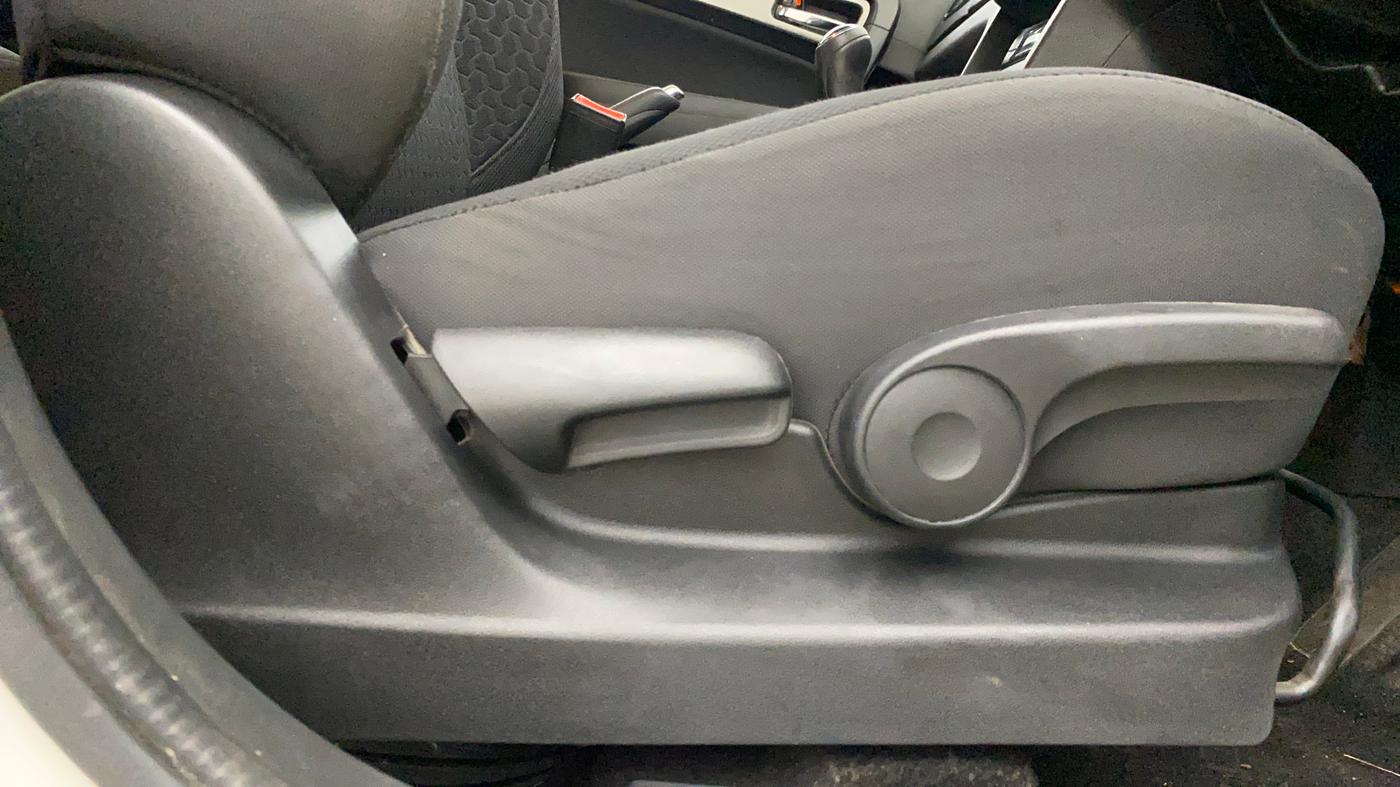 2018 Maruti Vitara Brezza ZDI, Diesel, Manual, 39,636 km, Driver Side Adjustment Panel