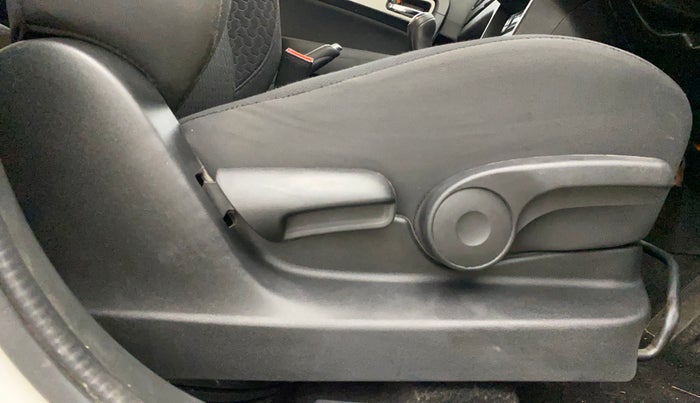 2018 Maruti Vitara Brezza ZDI, Diesel, Manual, 39,636 km, Driver Side Adjustment Panel