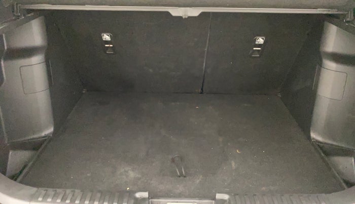 2018 Maruti Vitara Brezza ZDI, Diesel, Manual, 39,636 km, Boot Inside