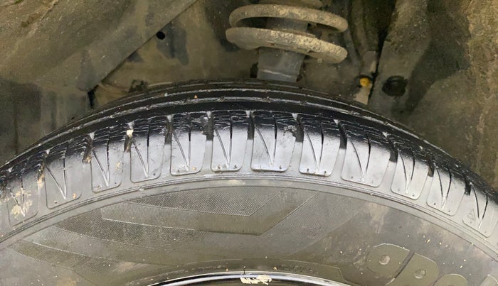 2018 Maruti Vitara Brezza ZDI, Diesel, Manual, 39,636 km, Left Front Tyre Tread