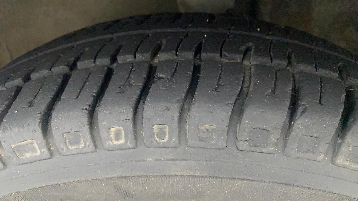2012 Maruti Alto 800 LXI, Petrol, Manual, 17,101 km, Left Front Tyre Tread