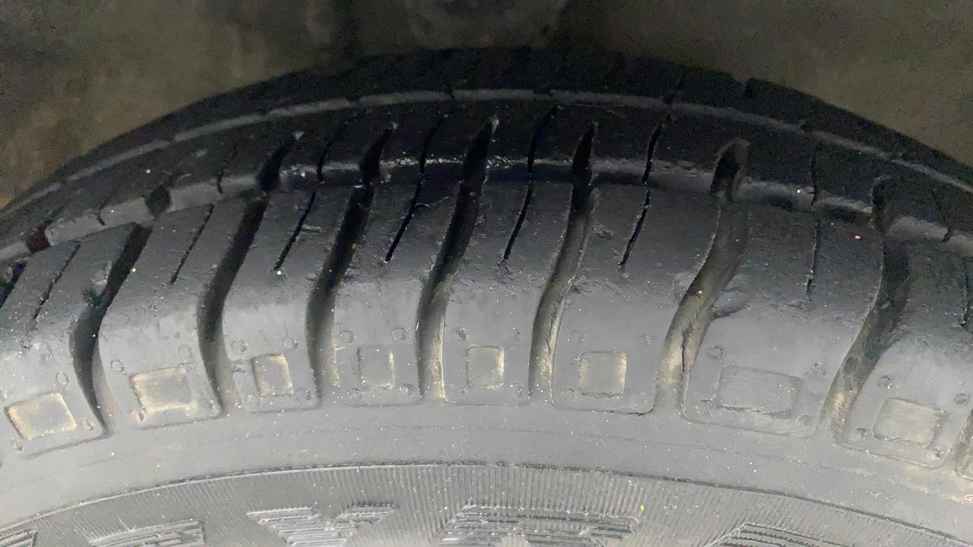 2012 Maruti Alto 800 LXI, Petrol, Manual, 17,101 km, Right Front Tyre Tread