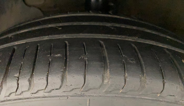2017 Hyundai Verna 1.6 EX CRDI, Diesel, Manual, 50,331 km, Left Front Tyre Tread