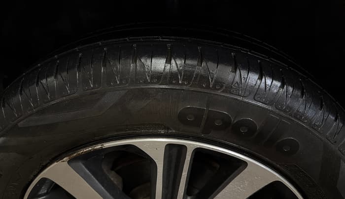 2022 Honda Amaze 1.2L I-VTEC VX, Petrol, Manual, 1,04,056 km, Left Front Tyre Tread