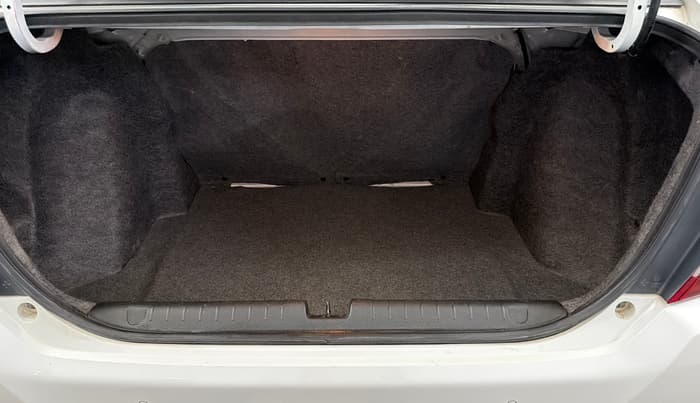 2022 Honda Amaze 1.2L I-VTEC VX, Petrol, Manual, 1,04,056 km, Boot Inside