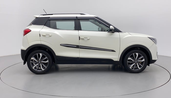 2020 Mahindra XUV300 W8 (O) 1.2 PETROL, Petrol, Manual, 44,916 km, Right Side View