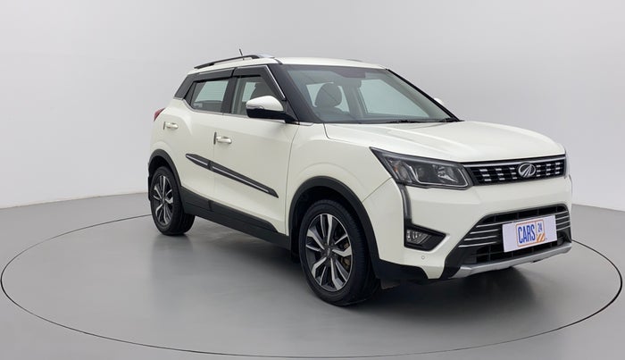 2020 Mahindra XUV300 W8 (O) 1.2 PETROL, Petrol, Manual, 44,916 km, Right Front Diagonal