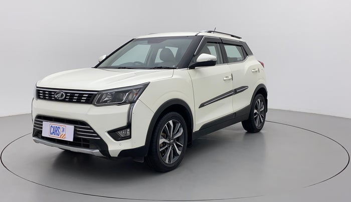 2020 Mahindra XUV300 W8 (O) 1.2 PETROL, Petrol, Manual, 44,916 km, Left Front Diagonal