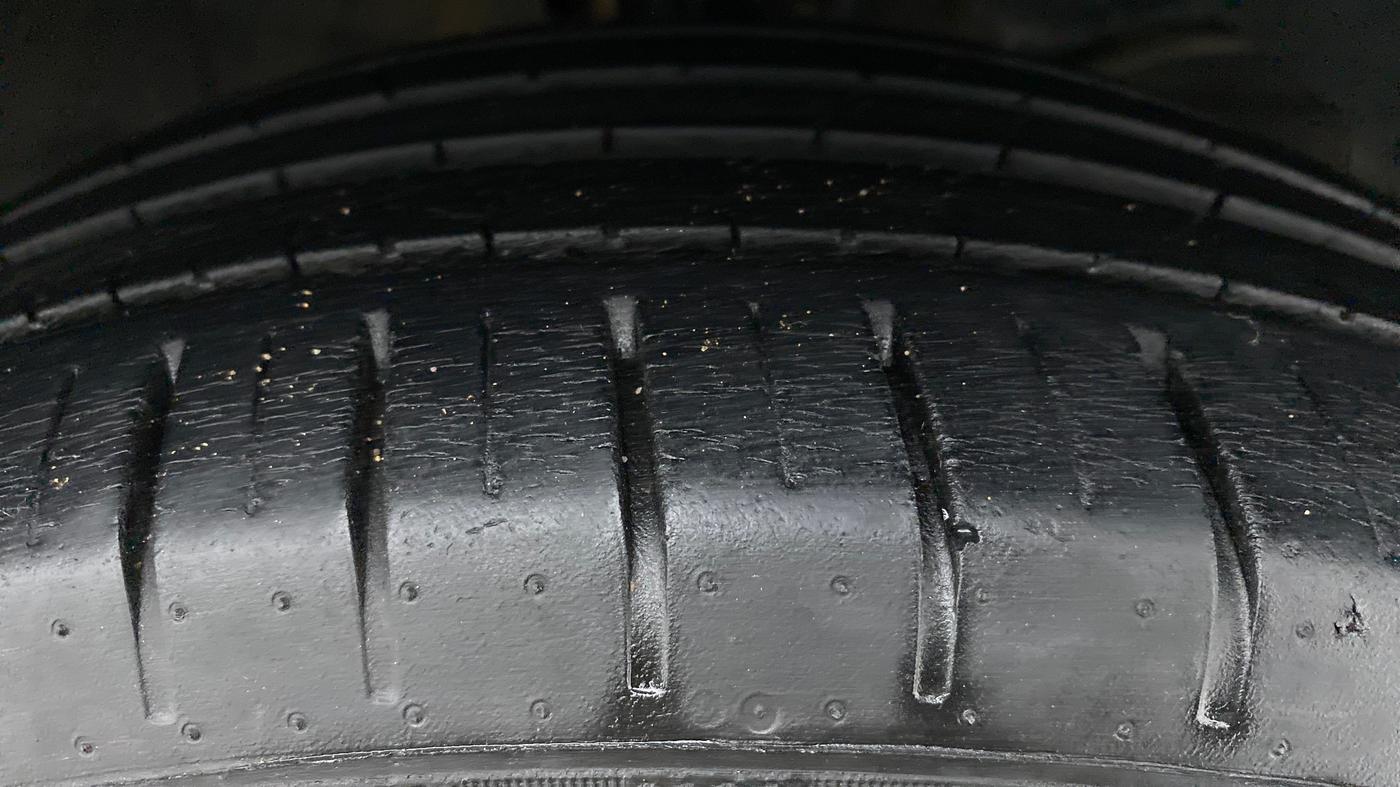 2019 Toyota Glanza G CVT, Petrol, Automatic, 23,657 km, Right Front Tyre Tread