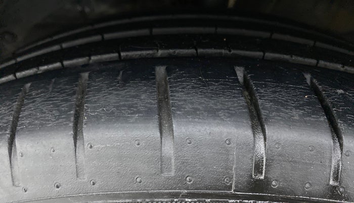 2019 Toyota Glanza G CVT, Petrol, Automatic, 23,657 km, Left Front Tyre Tread