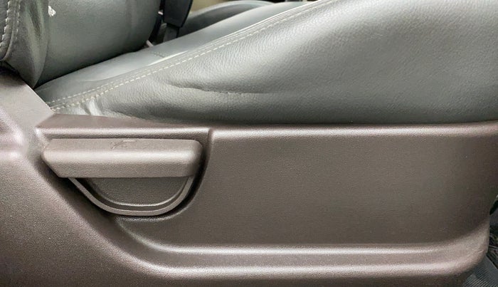 2009 Hyundai i20 MAGNA 1.2 VTVT, Petrol, Manual, 60,547 km, Driver Side Adjustment Panel