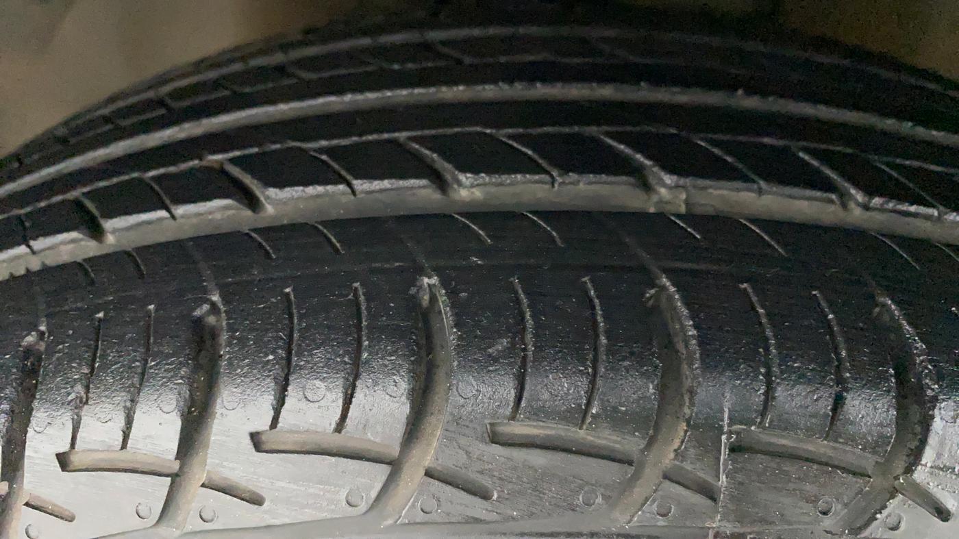 2009 Hyundai i20 MAGNA 1.2 VTVT, Petrol, Manual, 60,547 km, Left Front Tyre Tread