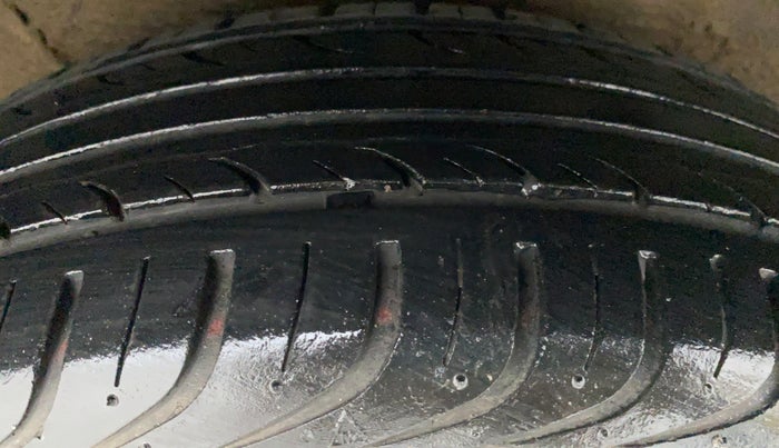 2009 Hyundai i20 MAGNA 1.2 VTVT, Petrol, Manual, 60,547 km, Right Rear Tyre Tread