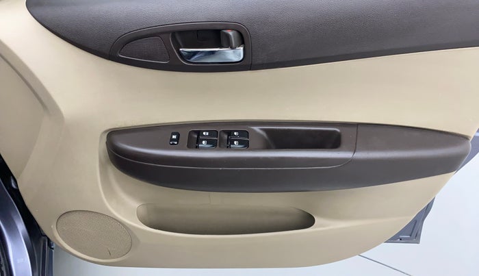 2009 Hyundai i20 MAGNA 1.2 VTVT, Petrol, Manual, 60,547 km, Driver Side Door Panels Control