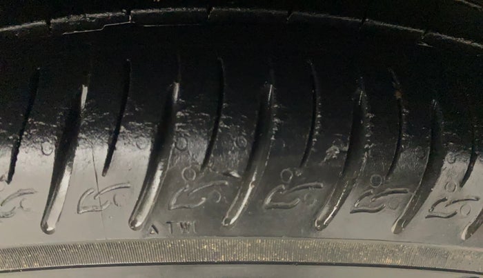 2020 KIA SONET HTX 1.0 IMT, Petrol, Manual, 32,564 km, Right Front Tyre Tread