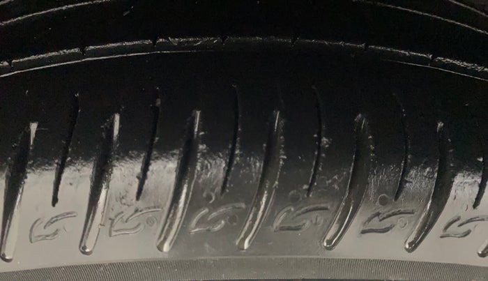 2020 KIA SONET HTX 1.0 IMT, Petrol, Manual, 32,564 km, Right Rear Tyre Tread