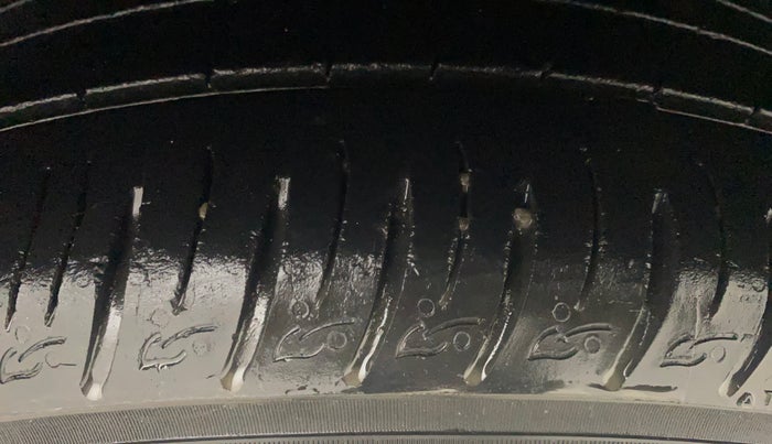 2020 KIA SONET HTX 1.0 IMT, Petrol, Manual, 32,564 km, Left Rear Tyre Tread